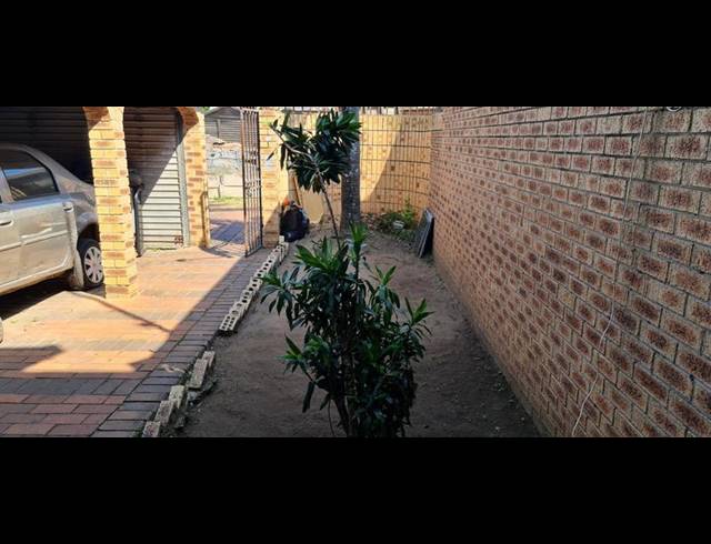 3 BEDROOM DUPLEX FOR SALE IN ISIPINGO RAIL